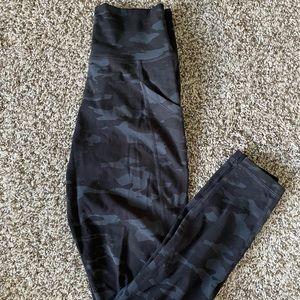 Alphalete surface pocket leggings size small